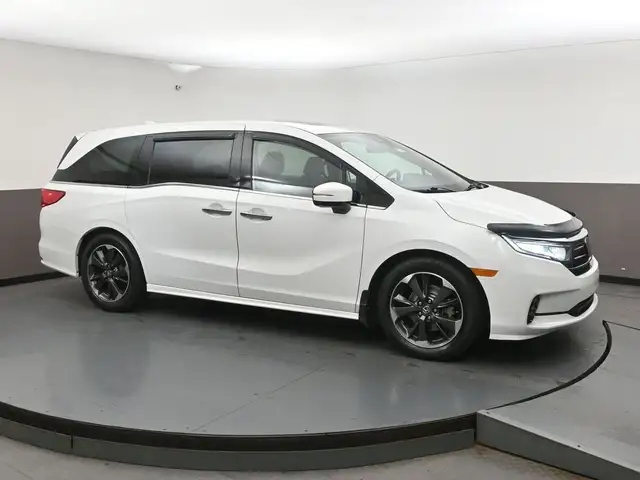 2023 Honda Odyssey Touring FULLY LOADED! Heated/Cooled Seats, Re