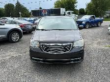 2016 Chrysler Town & Country TOURING - Photo 2