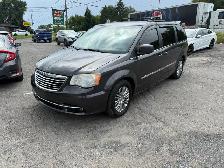 2016 Chrysler Town & Country TOURING - Photo 3