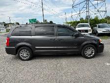 2016 Chrysler Town & Country TOURING - Photo 8