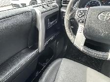 2014 Toyota 4Runner SR5 4X4/NAVIGATION/BACK UP CAMERA/SUNROOF/7 - Photo 34