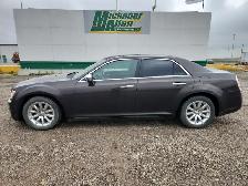 2013 Chrysler 300 - Photo 5