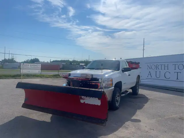 2011 Chevrolet Silverado 2500HD w/ Head Curtain Airbags
