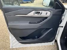 2026 Ford Explorer Active - Photo 6