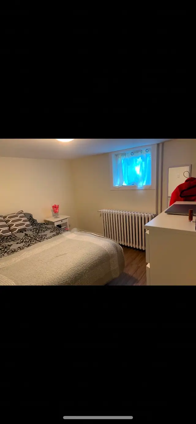High Park Blvd-Roncesvalles Room w/private bathroom No Sharing