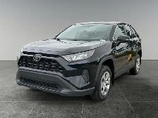 2022 Toyota RAV4 LE / AWD