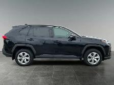 2022 Toyota RAV4 LE / AWD - Photo 8