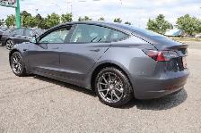 2023 Tesla Model 3 - Photo 5