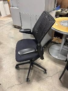 Humanscale Diffrient Smart Task Chair! - Photo 2