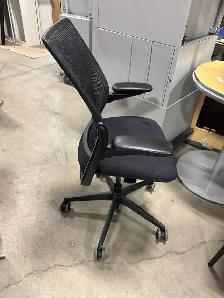 Humanscale Diffrient Smart Task Chair! - Photo 3