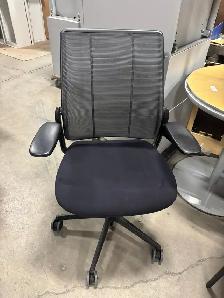Humanscale Diffrient Smart Task Chair! - Photo 6