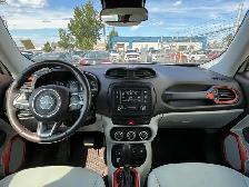 2016 Jeep Renegade Latitude AWD Command Start | Heated Seats - Photo 17