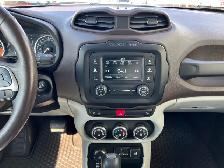 2016 Jeep Renegade Latitude AWD Command Start | Heated Seats - Photo 18