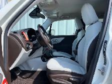 2016 Jeep Renegade Latitude AWD Command Start | Heated Seats - Photo 19