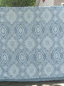 Two tone blue and white quilt 100 x 106 - Photo 3