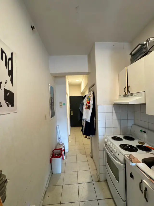 Spacious studio in the heart of Montreal near Concordia Uni.!