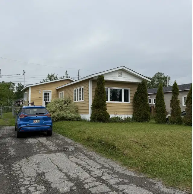 37 Gray Ave, Gander