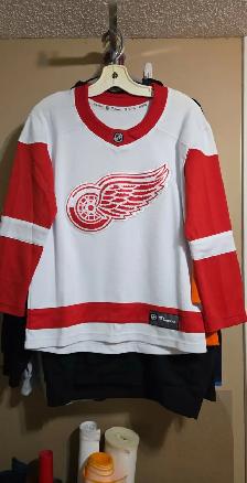 Assorted NHL Hockey jersey's - Photo 3