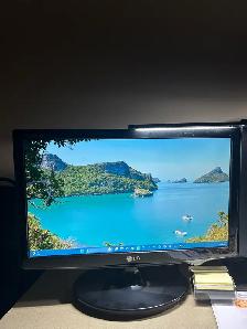 LG Monitor 22" - Photo 2