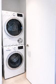Bachelor Unit | Short Term | Amazing CN Tower View - Photo 6