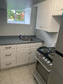 One bedroom basement apartment - Photo 2