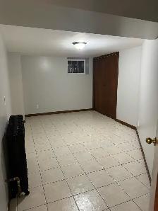 One bedroom basement apartment - Photo 4
