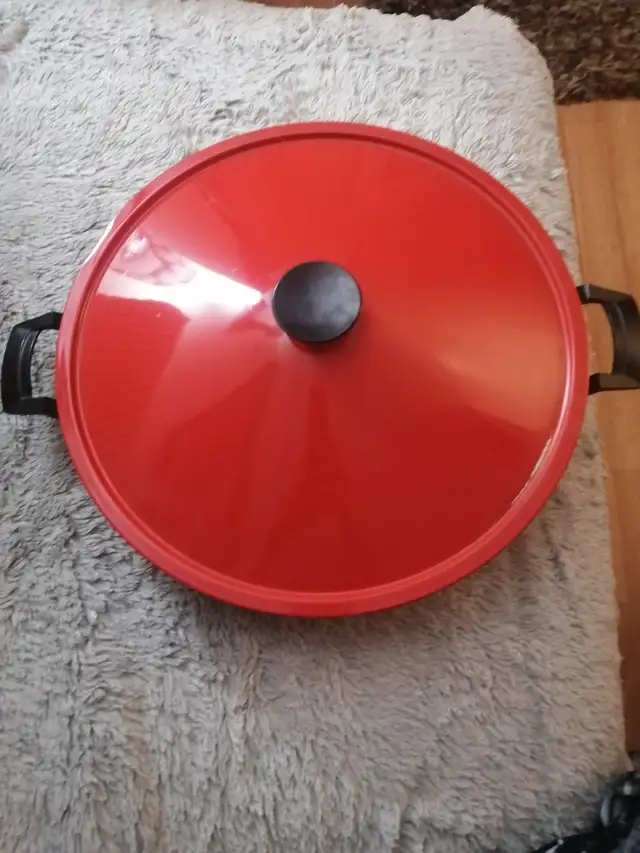 Wok frying pan