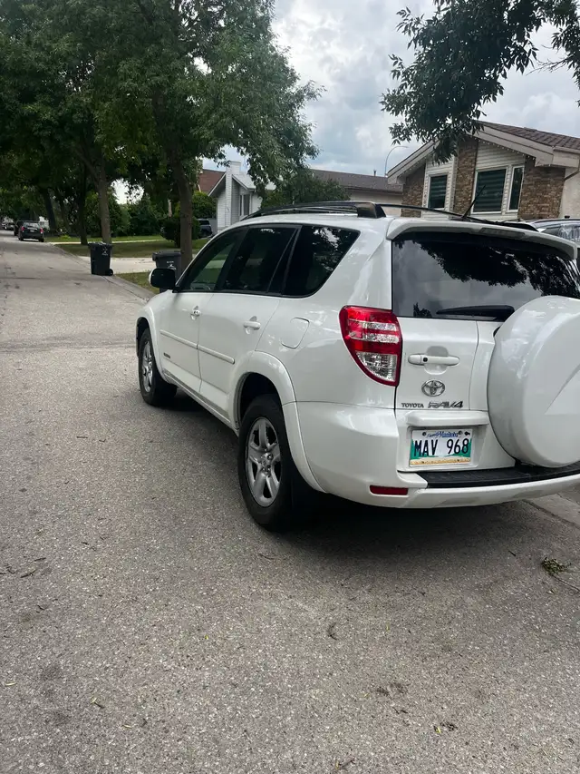 2009 toyota rav4 limited safety