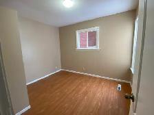 Remodeled Fully Renovated Huge 05 bedrooms House   Utilit. ASAP - Photo 2