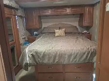 2010 Titanium 30/35 fifth wheel - Photo 3