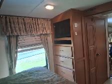 2010 Titanium 30/35 fifth wheel - Photo 4