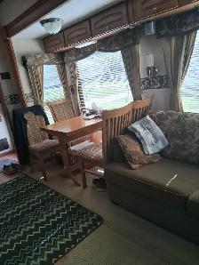 2010 Titanium 30/35 fifth wheel - Photo 9