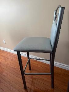 BAR / COUNTER STOOLS. SET OF 2. LIKE NEW $120 - Photo 3