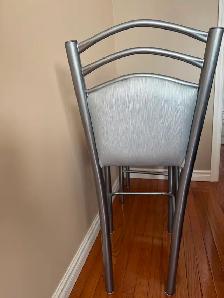 BAR / COUNTER STOOLS. SET OF 2. LIKE NEW $120 - Photo 4