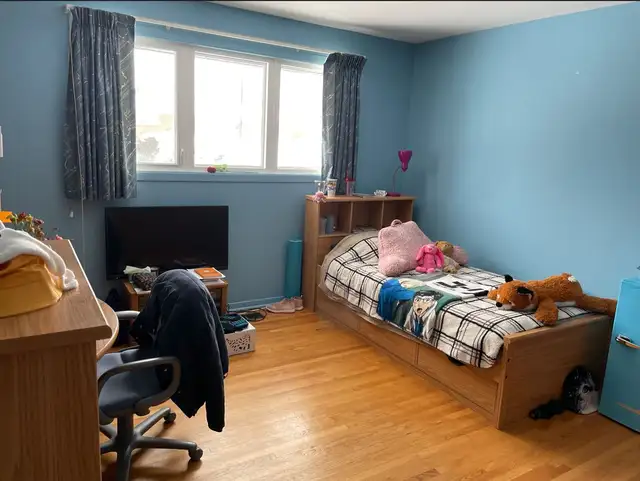 1 Female student roommate needed, September 1, $760