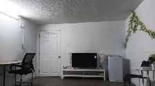 EXTRA-LARGE PRIVATE ROOM FOR RENT – ALL  INCLUDED - Photo 6