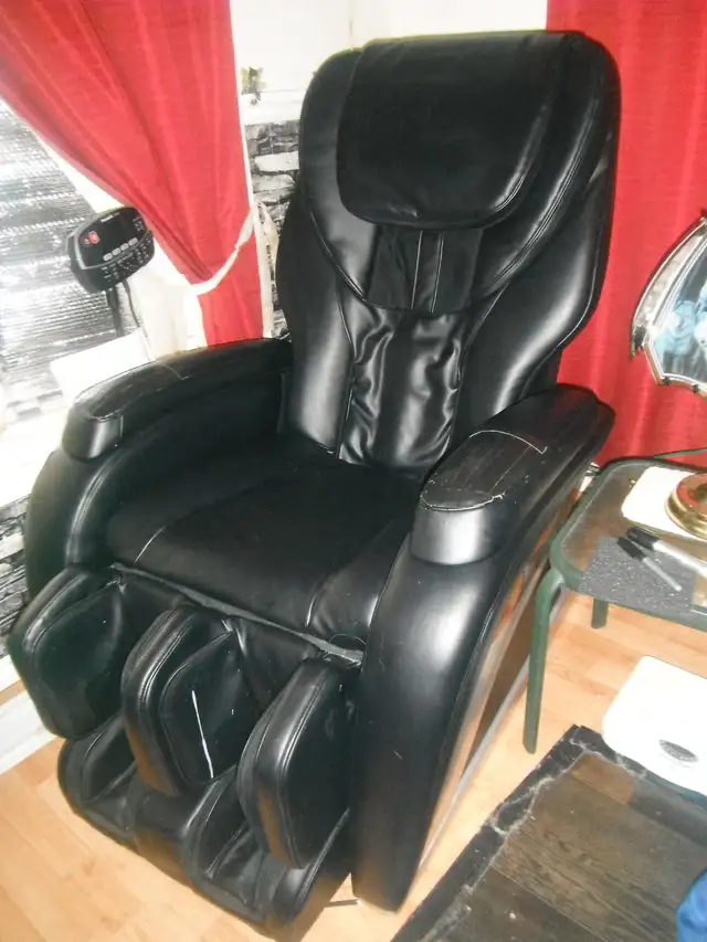 Black recliner  massage