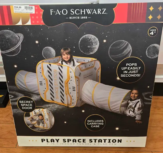 FAO SCHWARZ PLAY STATION NEW