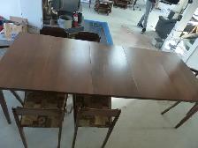 Table à manger et six chaises à vendre - Photo 8