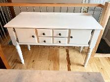 Bureau/buffet en bois solide, 90$ impeccable - Photo 2