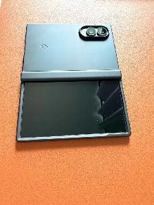 Samsung Z Fold 8 - Black 256gb - Photo 3