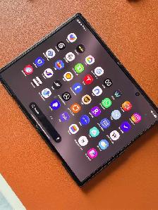 Samsung Z Fold 8 - Black 256gb - Photo 4