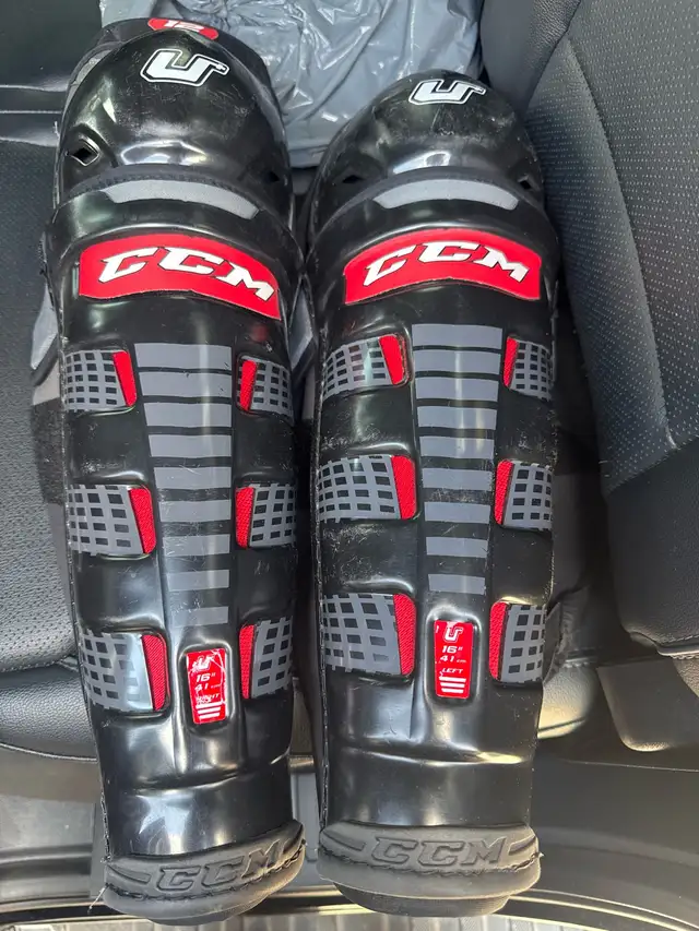 CCM SHIN GUARDS