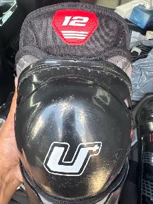 CCM SHIN GUARDS - Photo 3