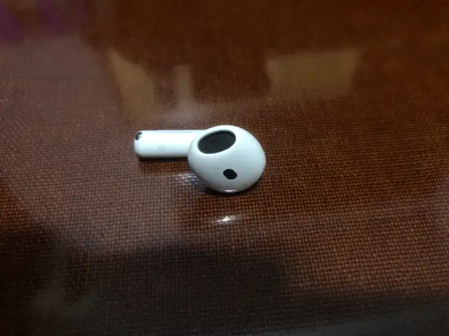 Apple AirPods Generation 4 RIGHT (A3050) EARBUD ONLY