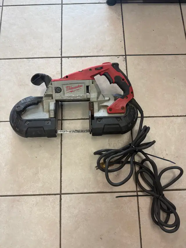 Milwaukee Deep Cut Variable Speed Band Saw