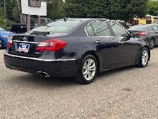 2013 Hyundai Genesis Sedan 3.8L - Photo 8