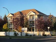 CLEAN QUIET 2 BEDROOM APARTMENT ON THE WEST SIDE