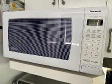 Four micro-ondes Panasonic
