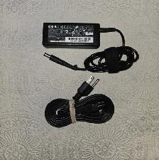 HP Laptop Power Supply, PN 519329-003 18.5 volts, 3.5 Amps, 65 w
